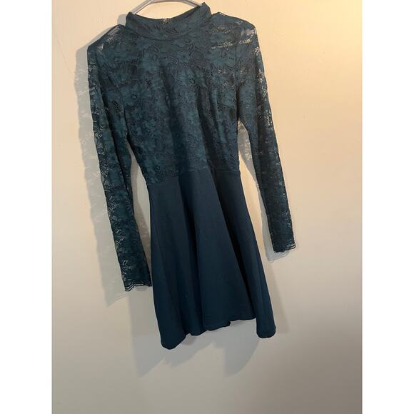 Lace Bodice Fit and Flare Dress Brand Lush women's size S - Picture 7 of 7